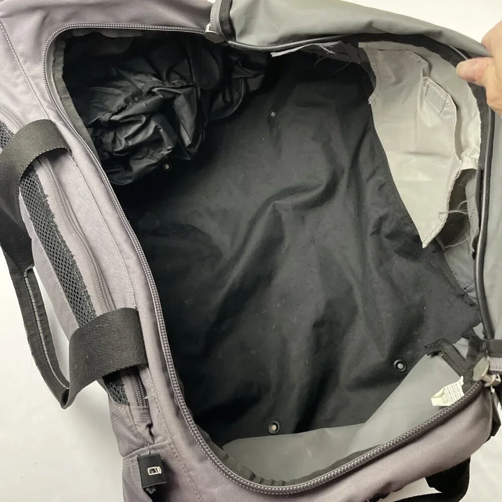 Nike Training Duffle Bag Medium Gym Black Gray Shoulder Strap Zip Shoe Pocket